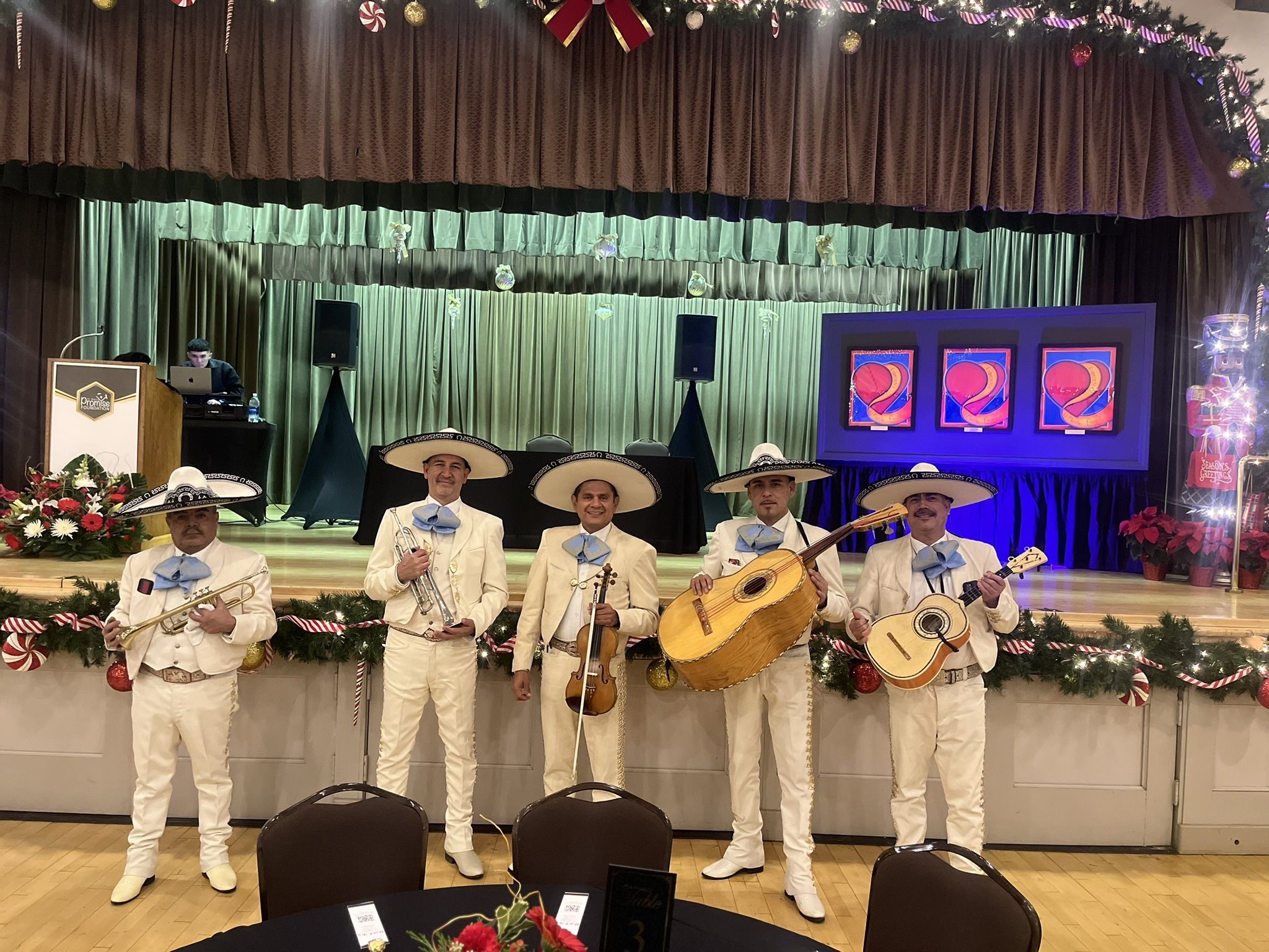 Mariachis Mariachi Group