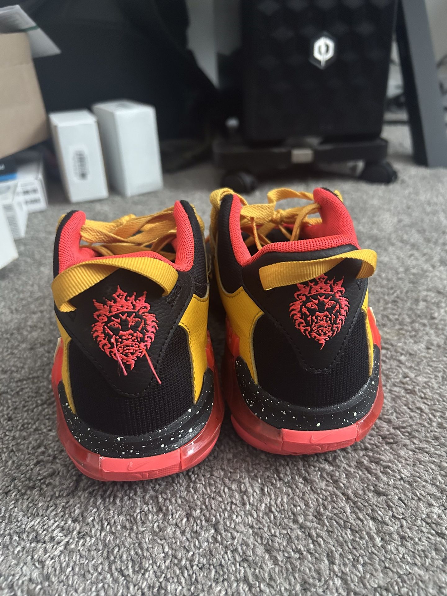 Lebron James Youth Basketball Shoes