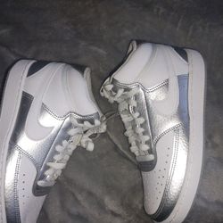 Woman's Nike Shoes