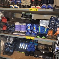 SNOW BOOTS FOR SALE! ALMOST SIZES AVAILABLE SEE THE DESCRIPTION FOR PRICES 