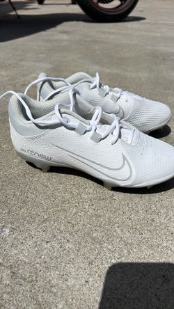 Size 8 Metal Cleats