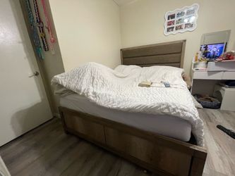 Bedroom set