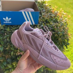 Brand New Adidas 6.5 Fits To 7.5 Womens 