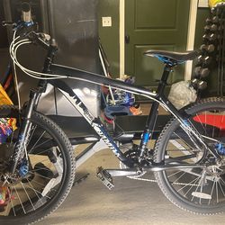 Specialized hardrock mountain bike