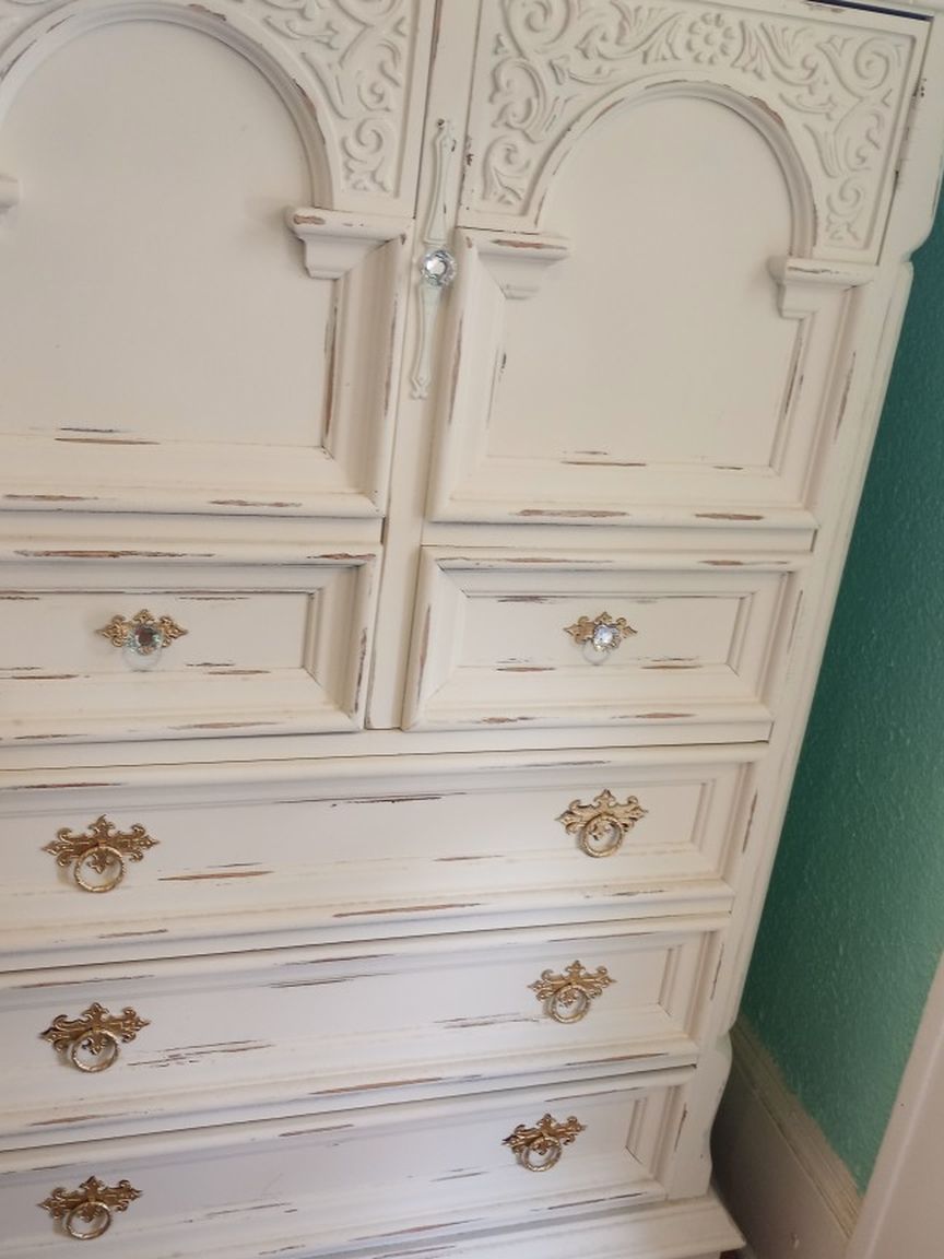 CUTE CHEST AT PICKY PINCHERS 801 TURNER ST CLEARWATER OPEN TODAY 12-6 FREE DELIVERY 