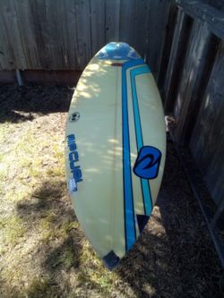 Tri Fin Surf Board, 200$ Obo
