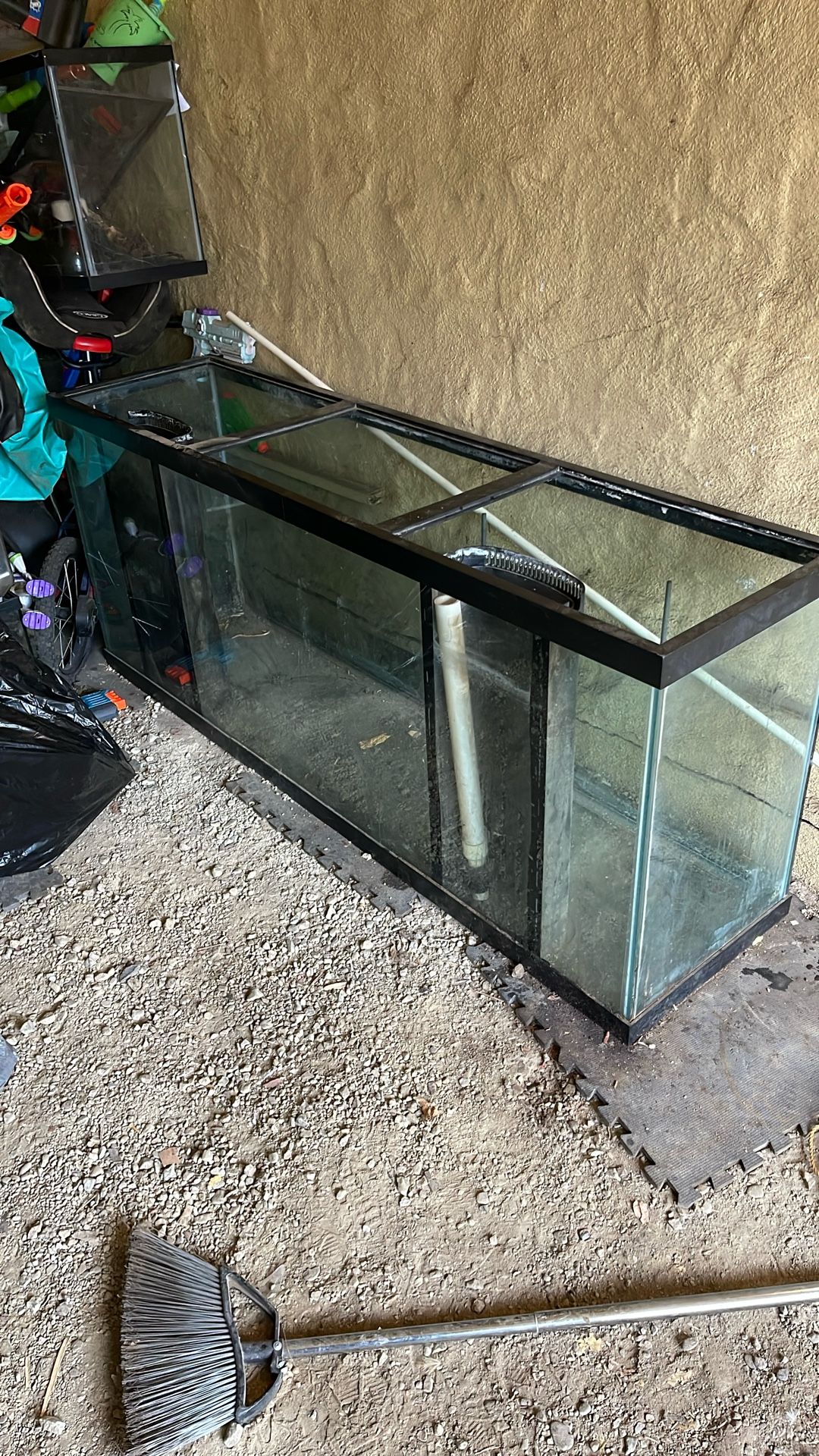 180 Gallon Fish Tank With Cleaning Pump Tank