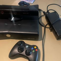 Xbox 360 Slim W Control And Kinect  