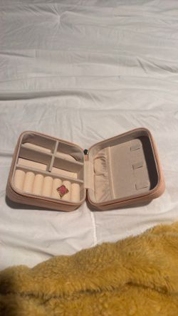 Travel jewelry box