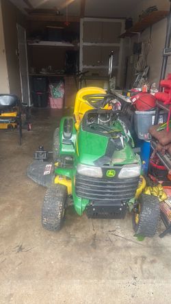 John Deere riding mower