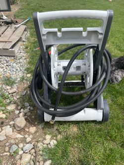 Garden hose reel