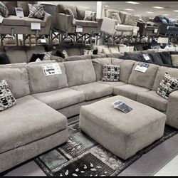 👉Ballinasloe 3-Piece Sectional and Ottoman
$20 Down Payment and delivery available Ashley Furniture
