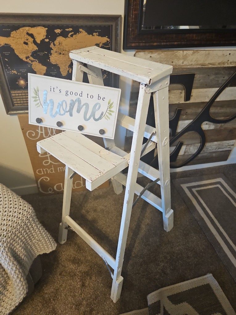 Staging Painters Ladder. Super Cute For Hanging Blankets Or Display