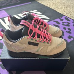 🌼 Light Pink Reebok Training 🌼