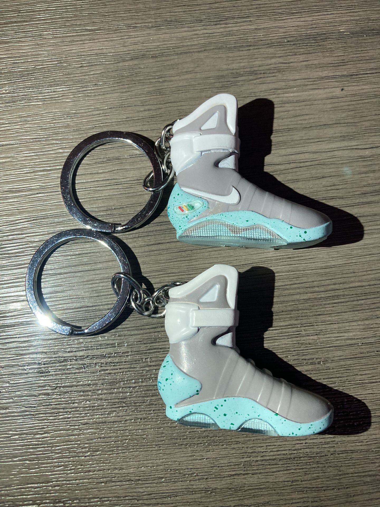 Mini Sneaker Keychain Nike MAG Back To The Future (2011)