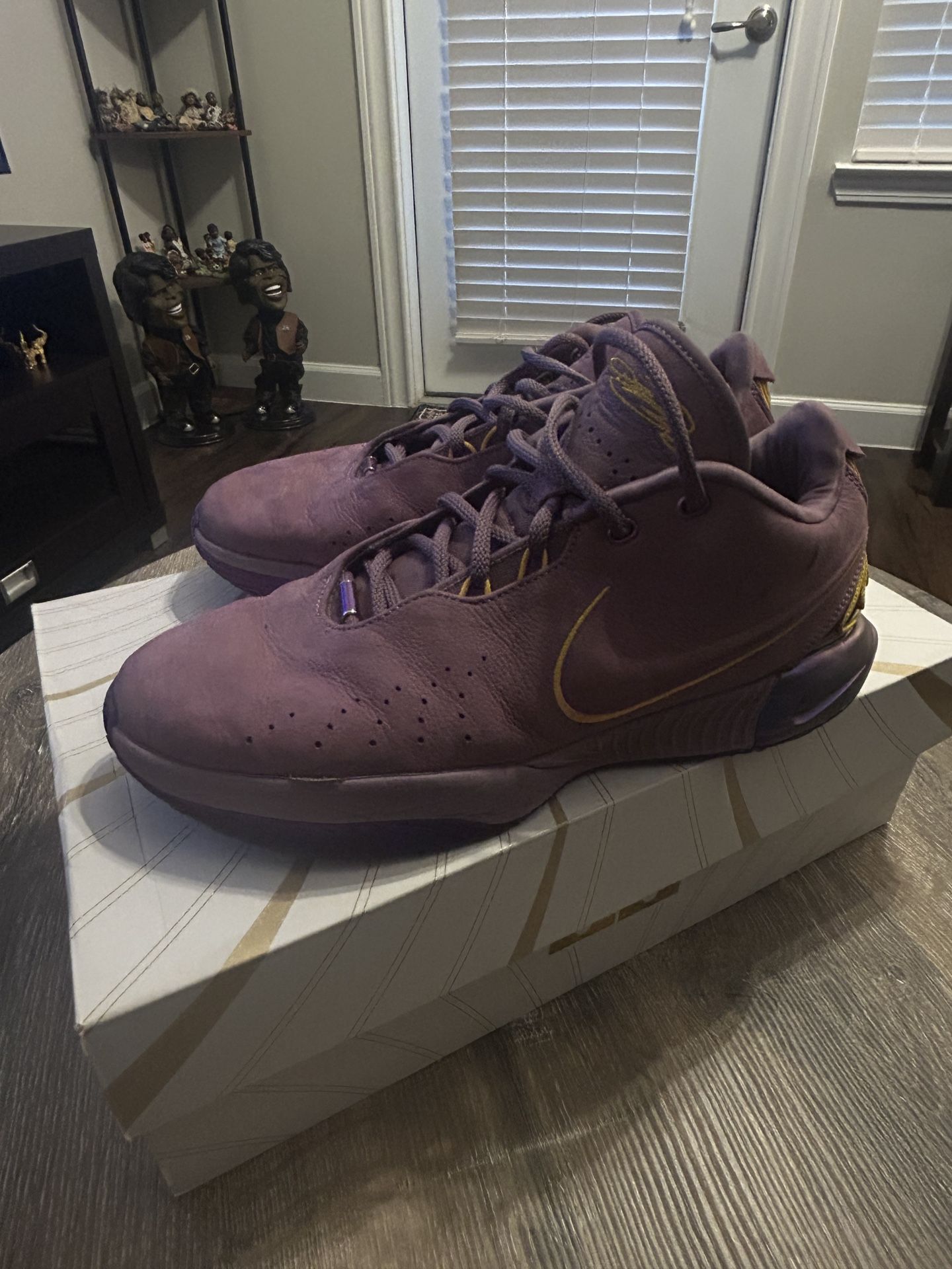 Nike LeBron 21 Purple Rain