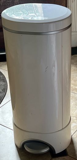 Munchkin Arm & Hammer Diaper Pail