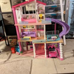 Barbie Dream House 