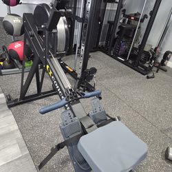 Concept 2  RowERG  Tall  Rower  READ BELOW. LOW METERS. DR0P0FF AVAIL.