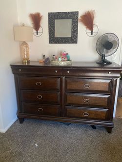 Queen bedroom set
