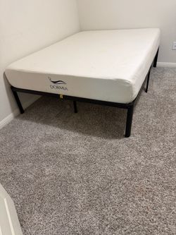 Queen size bed $200