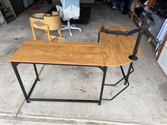 L Shape desk with dual monitors mount 16”-32”
