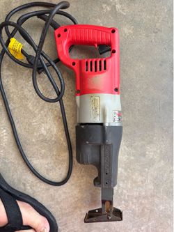 Milwaukee heavy-duty 6.5 amp corded Sawzall