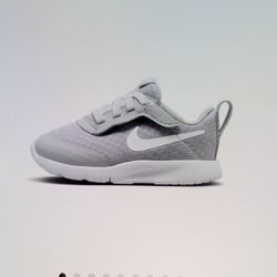 Nike Tanjun Baby/toddler Shoe Size: 4C