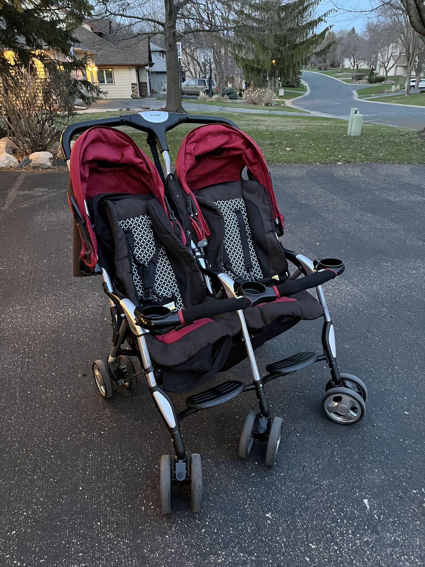 Combi - Twin Toddler Stroller