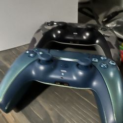 Ps5 Slim Two Controllers 