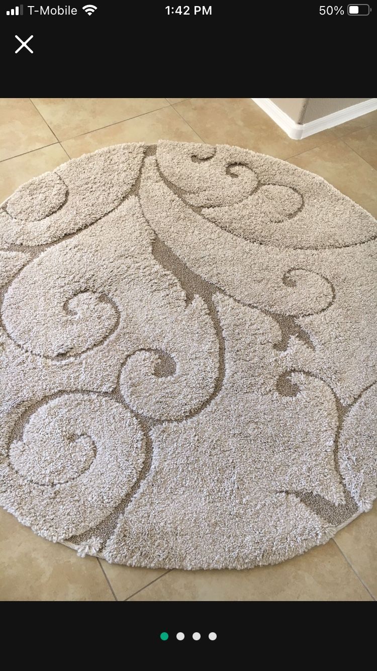 40 Inch Round Rug for Sale in Gilbert, AZ - OfferUp