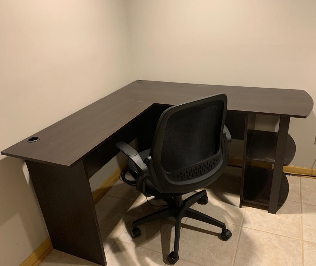 Corner Desk 30$