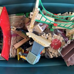 Huge Brio Thomas Tank Engine Track And Station Set