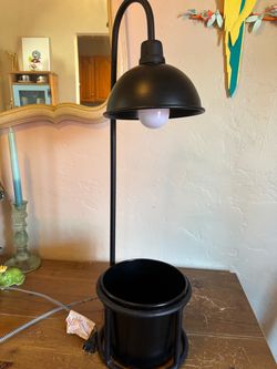 Indoor plant grow light/ pot