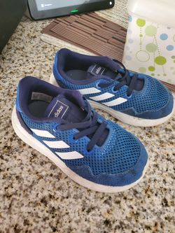 Boys adidas sz 8