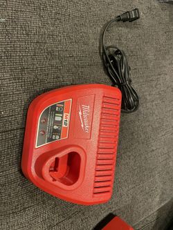 Milwaukee M12 Charger 