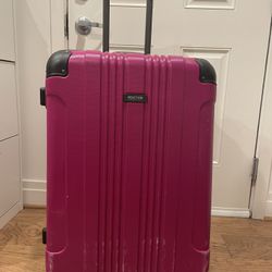 Kenneth Cole Reaction Luggage 28”