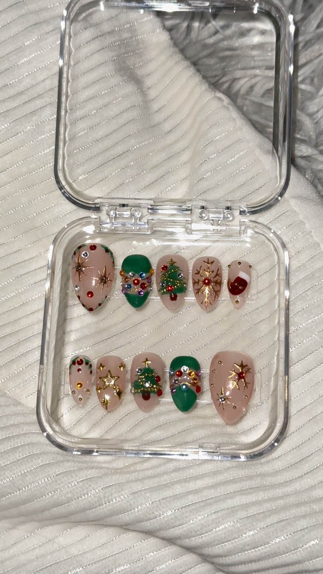 Christmas tree nails