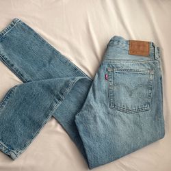 Levi's 501 blue jeans (highwaisted )