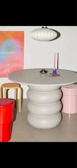 URBAN OUTFITTERS DINING TABLE
