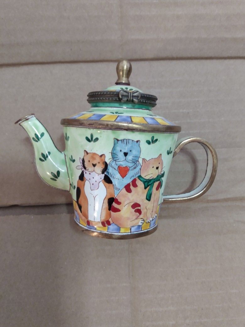 Ceramic Cat Teapot