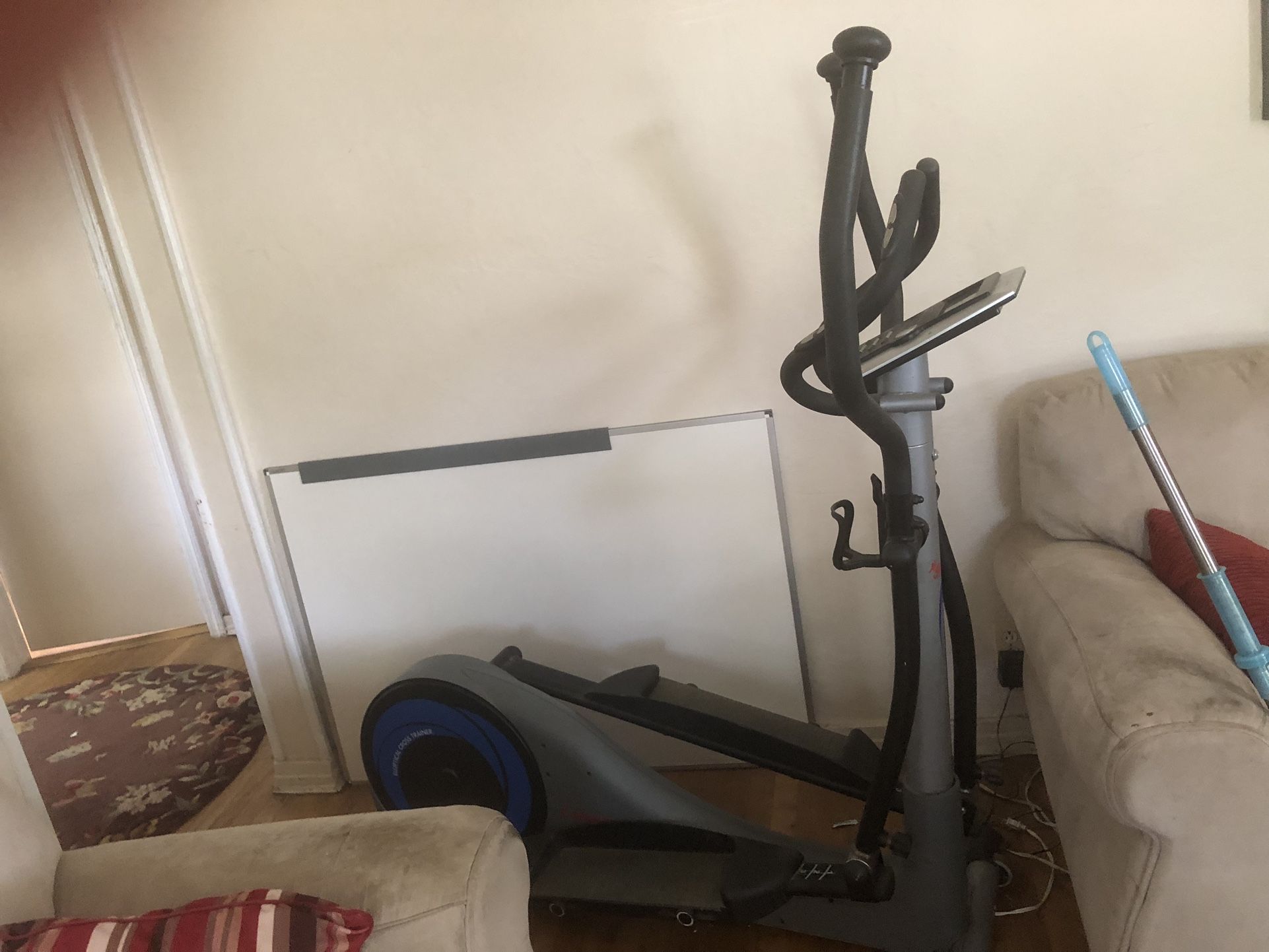 Cross Trainer - Infiniti- Euro Sport- X-985