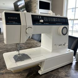 Singer 4562 Sewing Machine