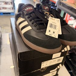 Adidas Samba Unisex Sneaker in Black Available in Size 8 - 9.5 - 10 Brand New in Box