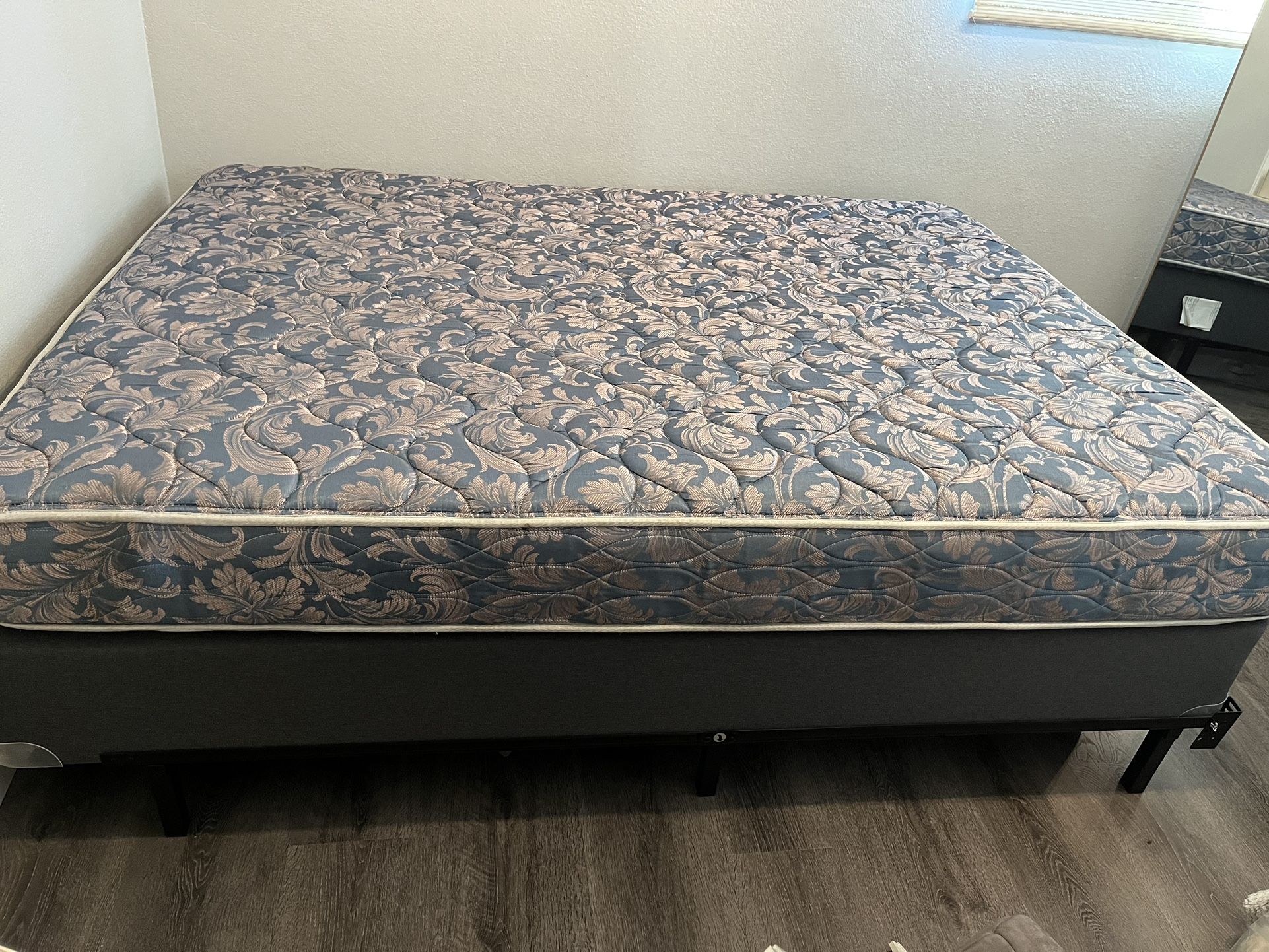 Queen Mattress, Box Spring & Base