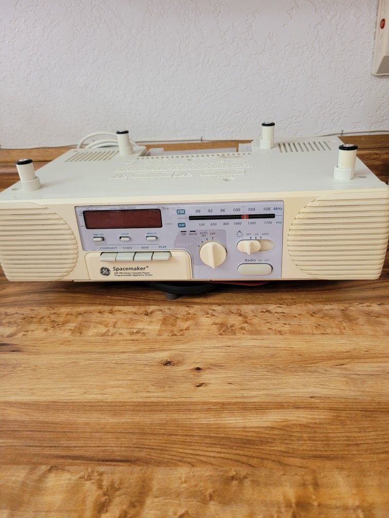 Undercounter Radio