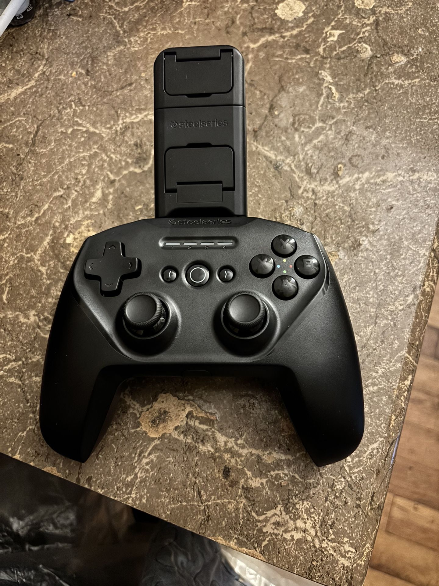 Steelseries Stratus Plus