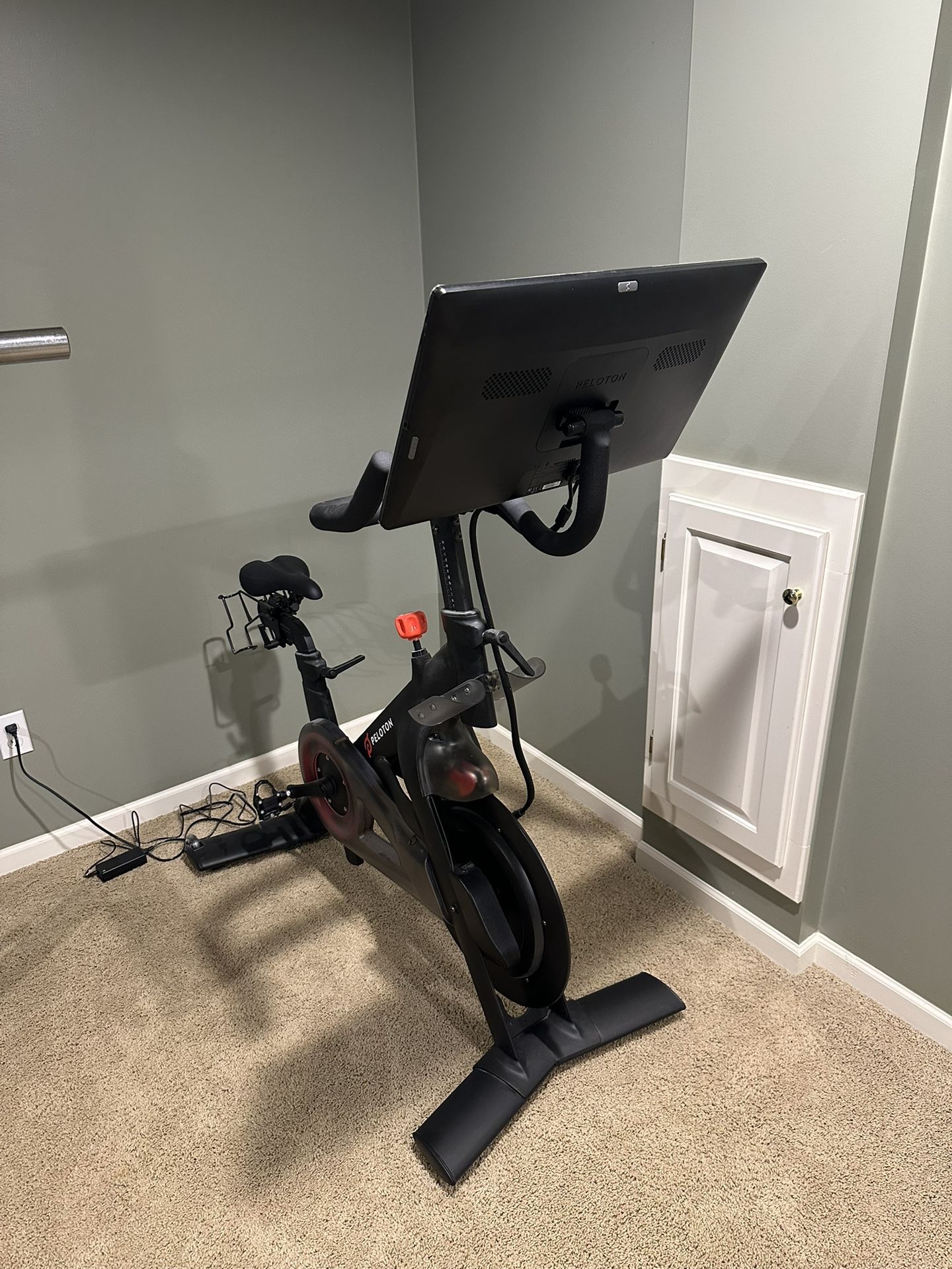 Peloton Bike 3rd Generation 21.5” Screen