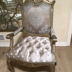 2 Beautiful Chairs 
