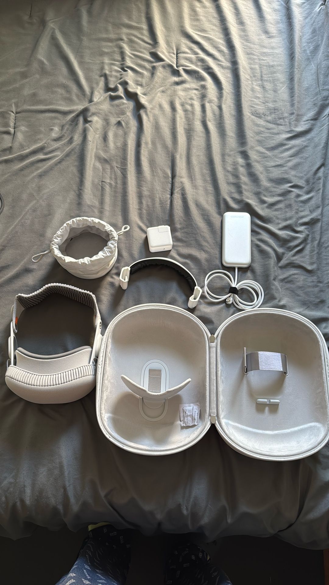 Apple Vision Pro 1TB - Like New - Priced to Sell Fast
